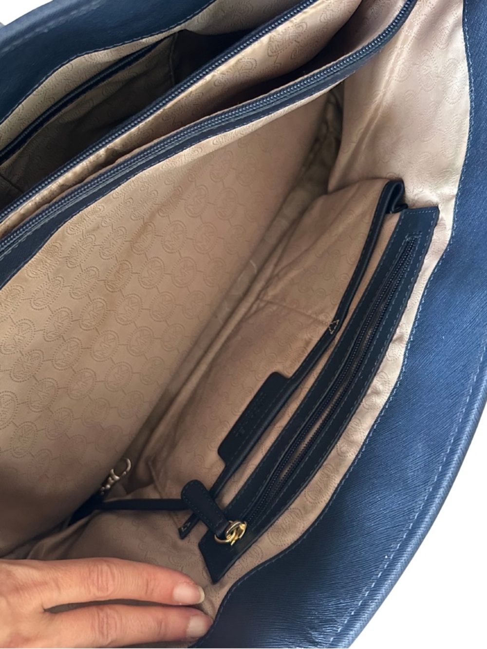 Michael Kors Jet Set Travel Large Laptop Tote | Navy - Picture 5 of 7